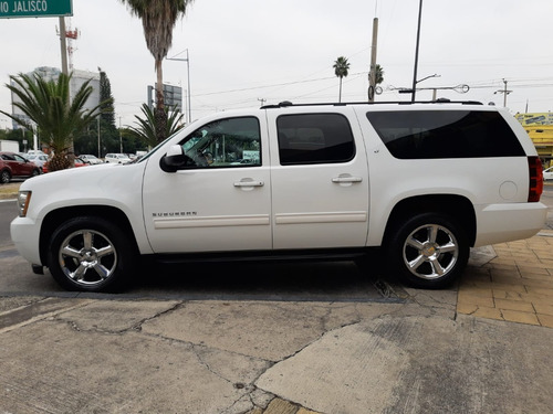 Imagen 3 de 14 de 2011 Chevrolet Suburban Lt
