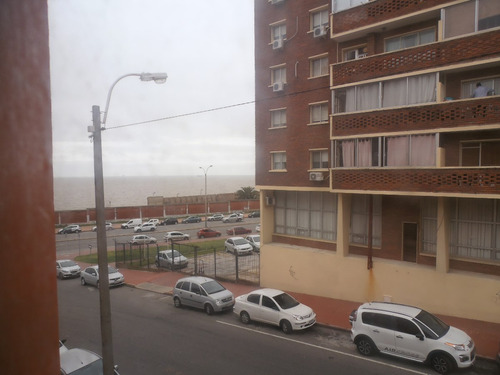 Ref 1058, Amplio Apto 2 Dormitorios, Centro A Mts De Rambla
