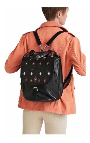 Mochila store negra desigual