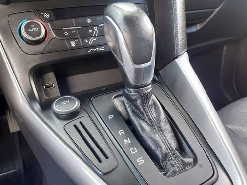 Ford Focus 2.0 Se Plus Fastback 16v Flex 4p Powershift