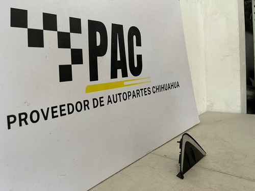 Moldura De Retrovisor Izquierdo Toyota Sienna 2021 Al 2025 Negro (Usado)