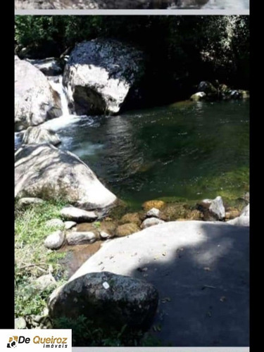 Imagem 3 de 4 de Chácara Em Itariri , Isolada, Lado Morro, Usada, Murada, 2 Dormitórios Sendo 1 Suite ,sala, Cozinha, Banheiro, Piscina Natural , Quintal. - 4054 - 67631212