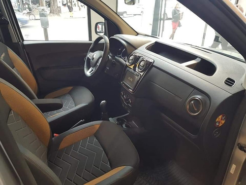 Imagen 22 de 25 de Renault Kangoo Stepway 1.6 Nav Patentada 2023 (juan)