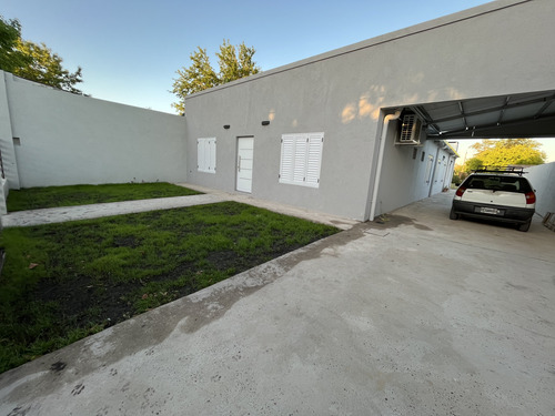 Vendo Casa Con 4 Habitaciones En Herrera, Entre Ríos.