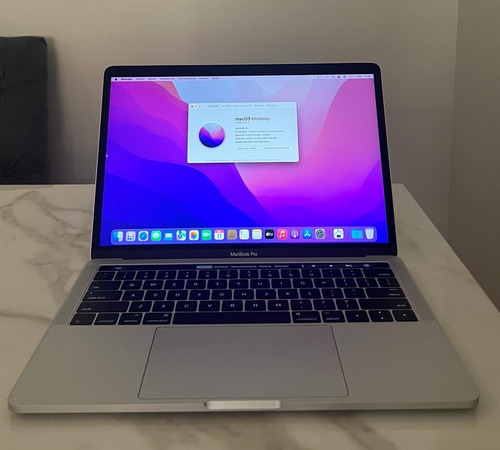 Macbook Pro Touch Bar, 8 Gb Ram, Gris 13  . Poco Uso