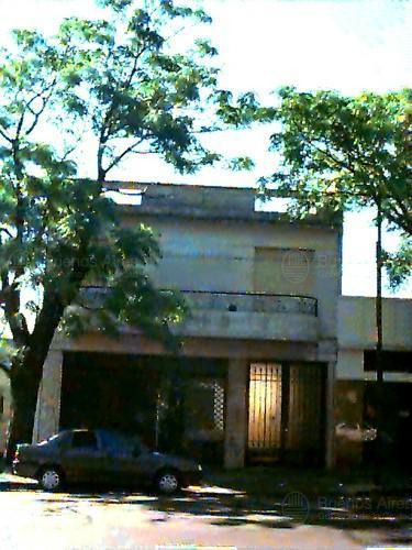 Av. Gral Mosconi E/ Llavalol Y Campana-amplio Local C/viv-6x11-2 Bños-patio-sup Total 74m2