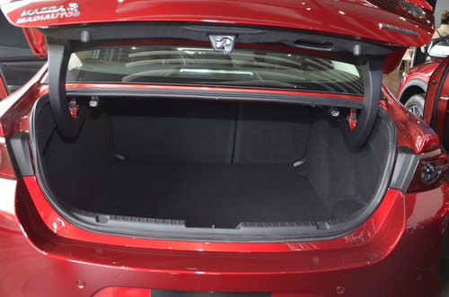 Imagen 6 de 15 de Mazda 3 Sedan Touring 2.0 Mecanica Modelo 2022