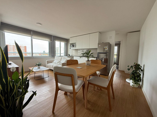 Alquiler Apartamento Un Dormitorio Amueblado En Malvín - E-tower Sky 704 - Campiglia (ref: Cpc-436)
