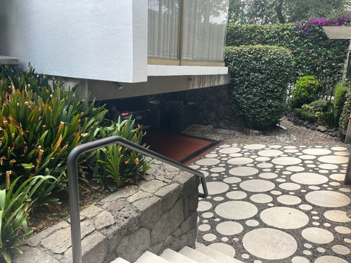 Excelente Terreno Con Uso De Suelo Habitacional Con Comercio En Planta Baja