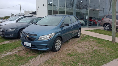 Imagen 2 de 8 de Chevrolet Onix Lt