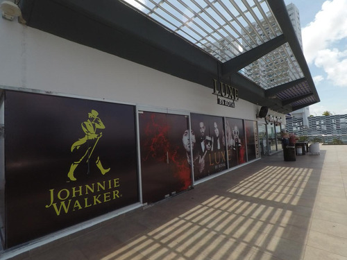 En Venta Local Comercial Con Excelente Ubicación En El Centro De Cancún C3139