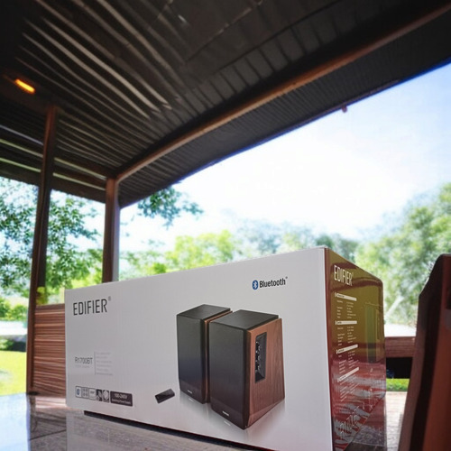 Bocina De Estudio Edifier R1700bt Color Café Chocolate (Usado)
