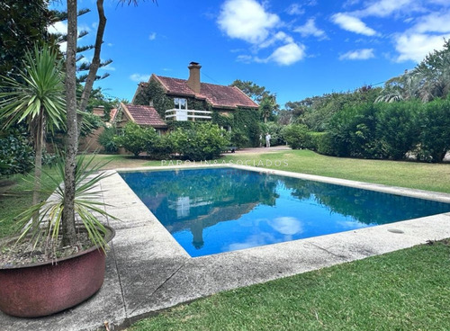 Venta De Casa, Rincon Del Indio-punta Del Este