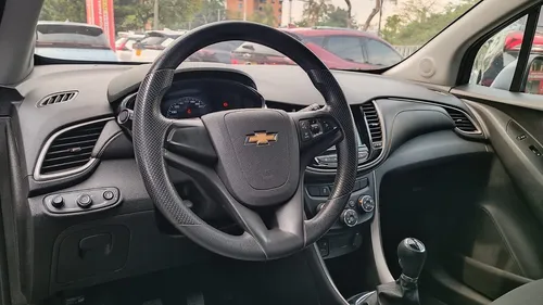 Chevrolet Tracker Ls Mt 1800 Cc 4x2 Abs 2 Airbag