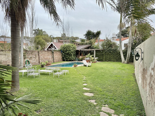 Espectacular Casa En Acassuso De Av. Libertador Al Rio.
