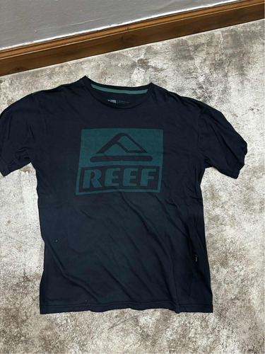 Remera Reef Talle 16 Años 46 Cm Ancho X 62 Largo