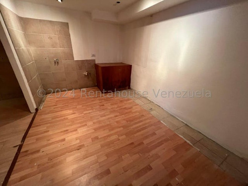 Ana Torres. Local Comercial En Venta 24-22288 En Chuao