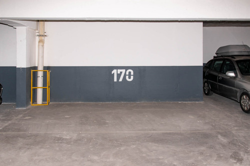 Edificio Av. Almte. Blanco Encalada (1 Est. 1 Bod.) Vista S