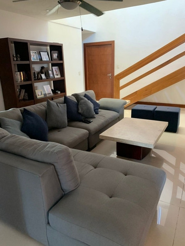 Venta Hermosa Residencia En San Gonzalo, Zapopan, Jalisco En San Gonzalo