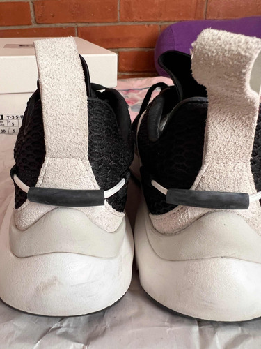 Tenis adidas Y3 Negros (Usado)