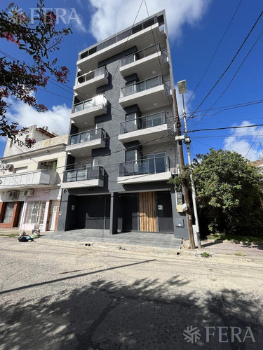 Imagen 2 de 6 de Venta De Departamento 3 Ambientes Con Cochera En Wilde (28606)
