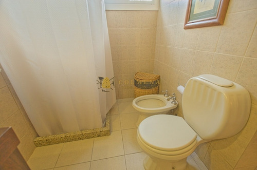 Casa En Venta - Playa Mansa- Ref: 3709
