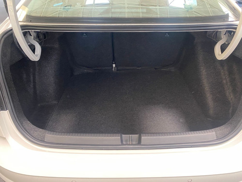 Imagen 10 de 19 de Volkswagen Virtus Comfortline Mec 2023 Unica Unidad