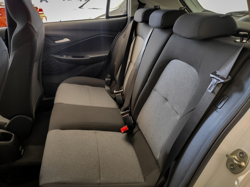 Imagem 2 de 6 de Chevrolet Onix 1.0 (flex)