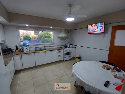 Casa En Venta Amoblada 5 Ambientes Con Pileta En Barrio Sept