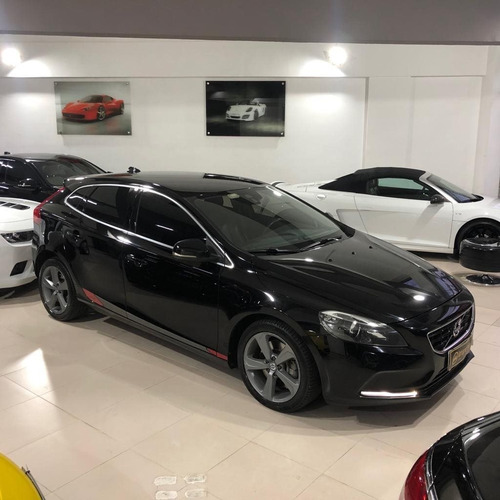 Volvo V40 2.0 T4 Momentum Gasolina 4p Automático