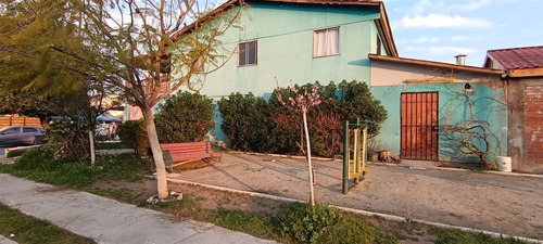 Casa En Venta De 5 Dorm. En Quilicura