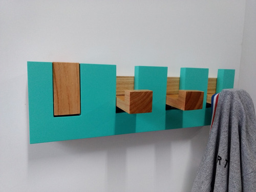 Imagen 6 de 10 de Perchero De Pared Madera Lustrada Y Laqueada 4 Perchas Escandinavo Nordico