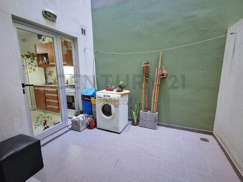 Departamento De 1 Dormitorio Con Terraza Privada En Venta En La Plata