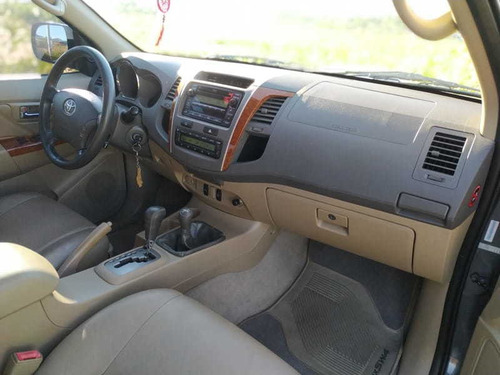 Toyota Hilux Sw4 Srv 4x4 Aut 7 Lugares