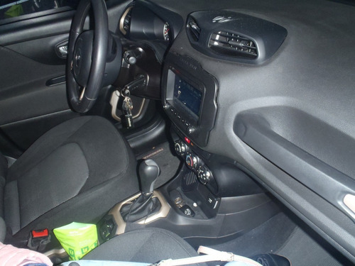Imagem 9 de 10 de Jeep Renegade 1.8 At