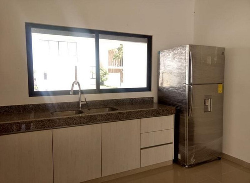 Casa De 1 Planta En Venta,privada Albarella,cholul,modelo A