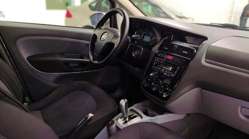 Imagem 13 de 16 de Fiat Linea Essence 1.8 16v Dualogic (flex)