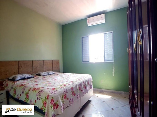 Imagem 4 de 8 de Sobrado Em Mongaguá, Isolado, Lado Morro, Usado, Rua Calçada, 3 Dormitórios, Sala, Cozinha Planejada, 3 Banheiros, Garagem Para 2 Carros, Área De Serv - 2024 - 34354257