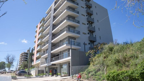 Imagen 2 de 18 de Torre Meraki - Depto De Un Dormitorio En Piso 6, Vista Al Rio !