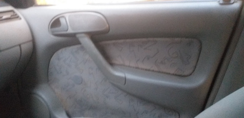 Volkswagen Gol 2000 1.0 16v 5p