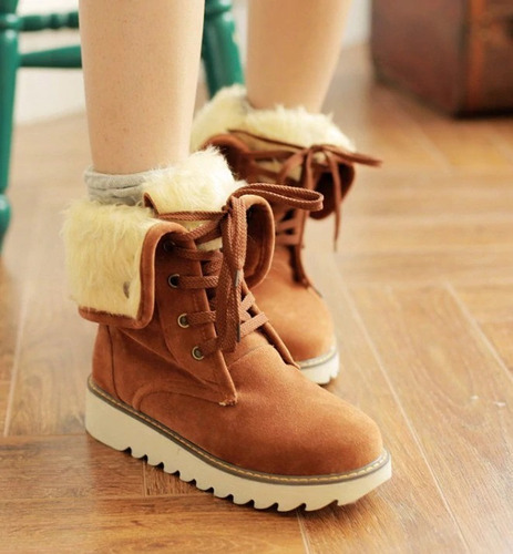 Botas Con Relleno Con Diseño Que Se Dobla. Plataforma. 24