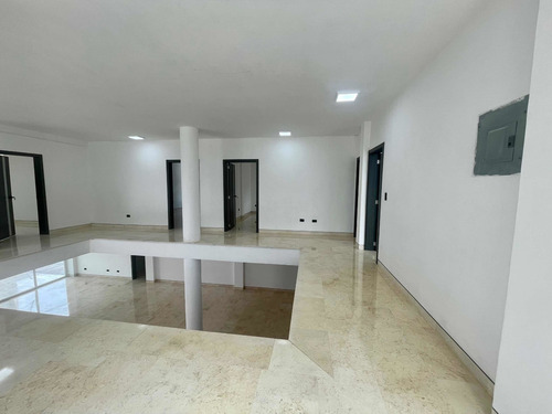 Espectacular Quinta En Venta. Urbanización Parque El Retiro. San Antonio De Los Altos. Eh