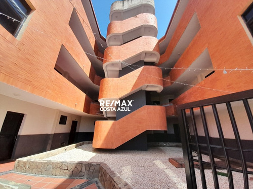 Se Vende Apartamento Listo Para Disfrutar En Residencias Sotavento, Boca De Aroa.