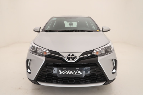 Imagen 5 de 17 de Toyota Yaris Xls 6m/t 5p $ 8.760.000 Nm2