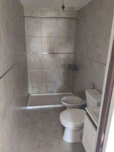 Imagen 4 de 5 de Departamento En Venta En Moron Centro