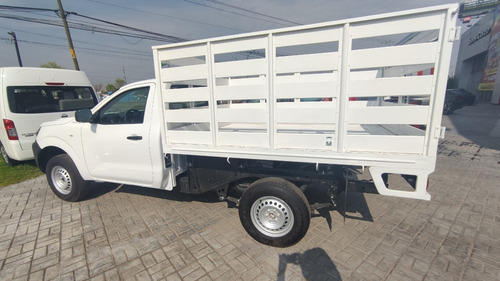 Imagen 4 de 13 de Nissan Np300 Estacas A/c