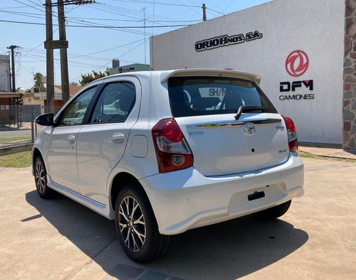 Imagen 3 de 15 de Toyota Etios 1.5 Vvt-i 5 Puertas Manual Xls Pack 0km My2023