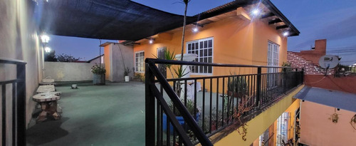 Casa En Venta - 5 Dormitorios 2 Baños - 180mts2 - Rafael Castillo