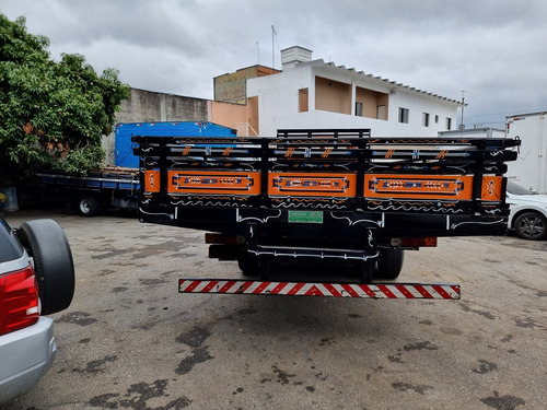 Carroceria De Madeira