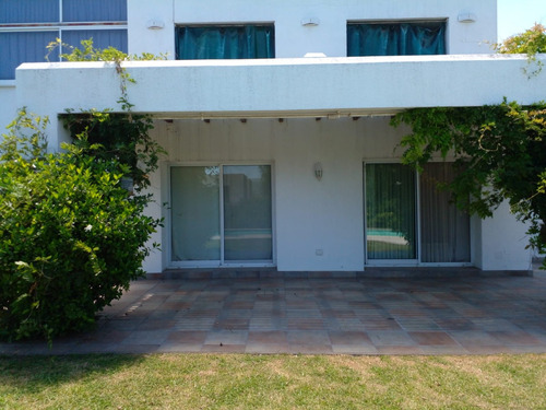 Venta Casa En Villa Allende Golf De 3 Dormitorios